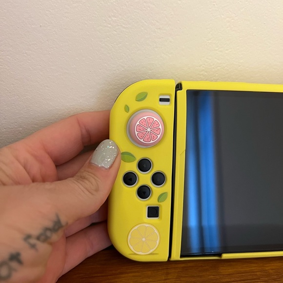 Nintendo switch OLED cover/case - Picture 2 of 6